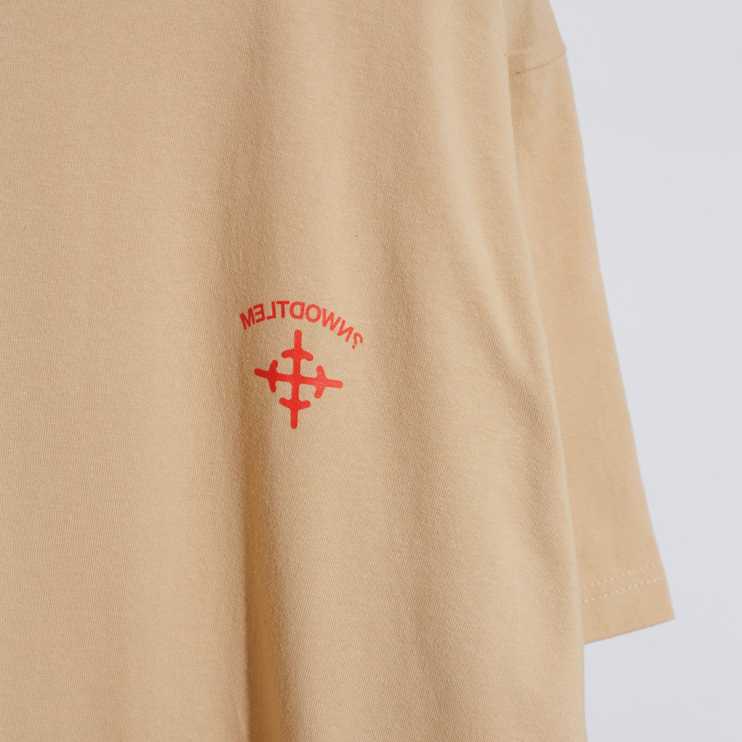 Meltdown TEE / LIGHT BEIGE
